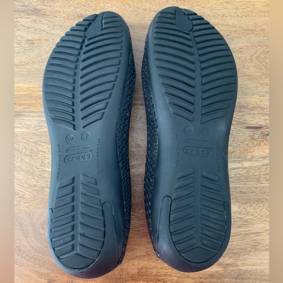 CROCS-Crosmesh Perforated Star Ballet Flats-Black-Sz 7 women’s - Picture 2 of 4